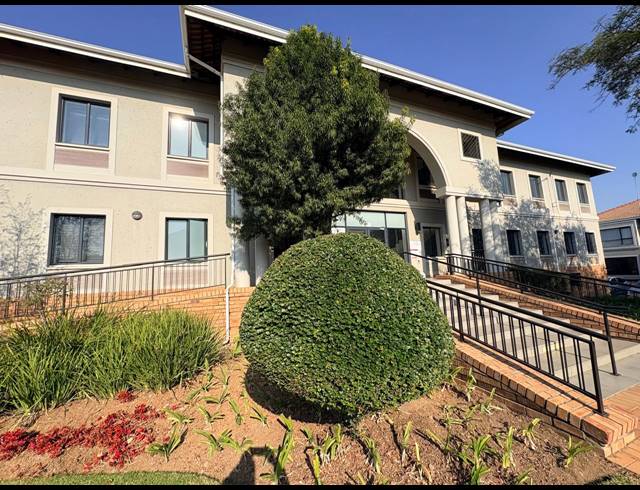 461M² OFFICE TO LET IN VORNA VALLEY